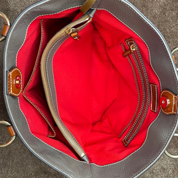 Dooney & Bourke: Pebble Grain Small Tammy Tote - Picture 10 of 11